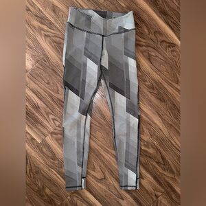 Reebok Gray Pattern Leggings For Women Size S gently used